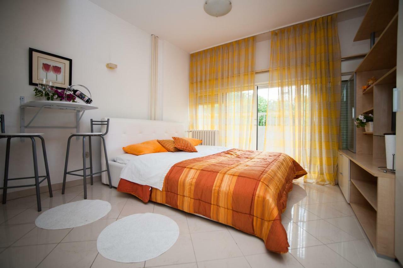 Nina Apartament *